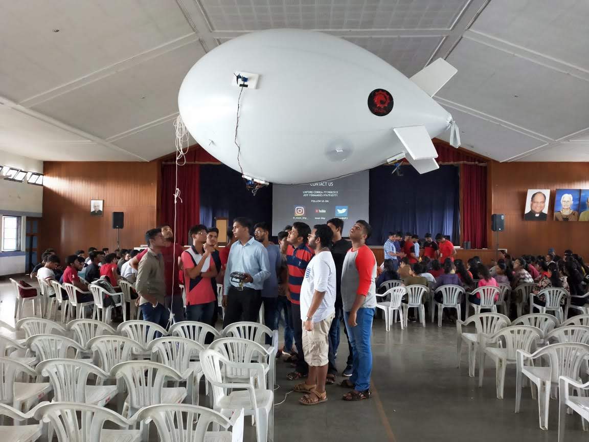 Read more about the article LIGHTER THAN AIR – PCCE STUDENTS WORK ON AN AIRSHIP